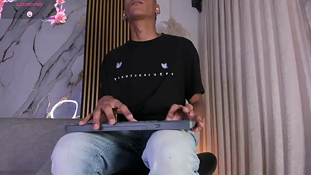 JulienSaint online show from March 4, 2026, 12:24 pm