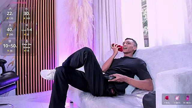 JulienSaint online show from October 7, 2025, 12:06 pm