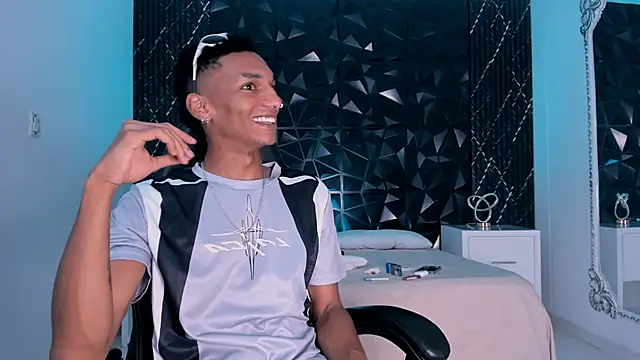 JulienSaint online show from February 17, 2026, 12:46 pm