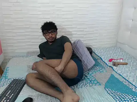 Snapshot of felipecams123 chatting on September 13, 2025, 12:32 am felipecams123 online show from September 13, 2025, 12:32 am