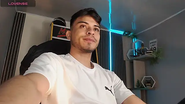 Bastian MCcormick online show from October 8, 2025, 12:07 pm