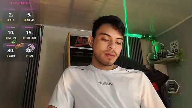 Bastian MCcormick online show from October 6, 2025, 1:34 pm