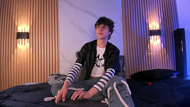 Snapshot of IM_DAREN chatting on December 16, 2025, 1:43 am IM DAREN online show from December 16, 2025, 1:43 am