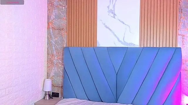 nathalia koch  online show from February 21, 2026, 8:33 pm