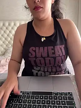 Snapshot of Bold-arabic-vibes chatting on October 13, 2025, 3:35 pm Bold-arabic-vibes online show from October 13, 2025, 3:35 pm