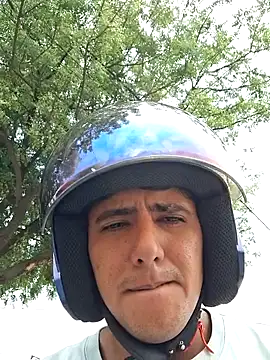 Snapshot of Joel4518 chatting on April 11, 2026, 4:43 pm Joel4518 online show from April 11, 2026, 4:43 pm