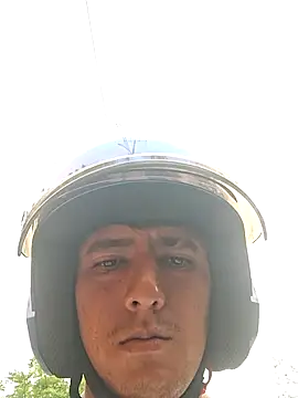 Snapshot of Joel4518 chatting on April 15, 2026, 1:48 pm Joel4518 online show from April 15, 2026, 1:48 pm