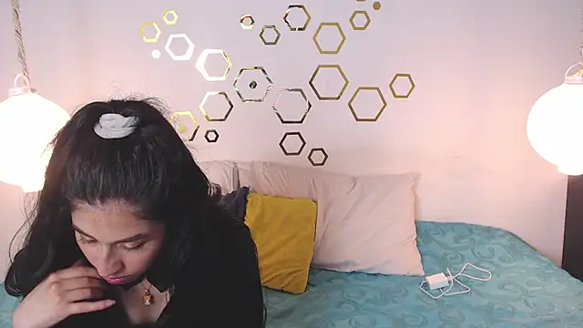 Snapshot of Provincute chatting on December 2, 2025, 4:14 am Provincute online show from December 2, 2025, 4:14 am