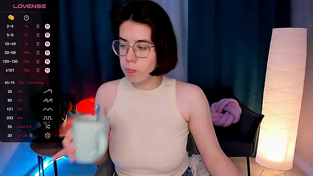 BellaCaress online show from November 20, 2025, 2:23 am