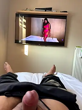 Snapshot of imed692 chatting on January 6, 2026, 2:10 pm imed692 online show from January 6, 2026, 2:10 pm