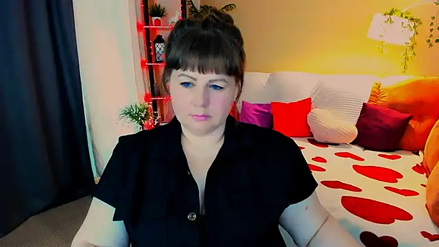 CrystaalStaar online show from April 15, 2026, 11:16 am