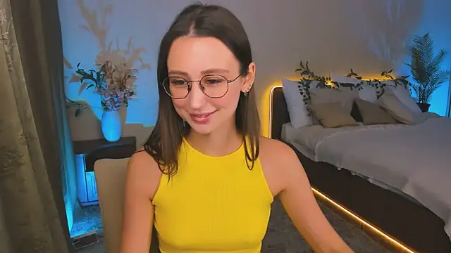 YourLovellyStory online show from September 19, 2025, 5:28 pm