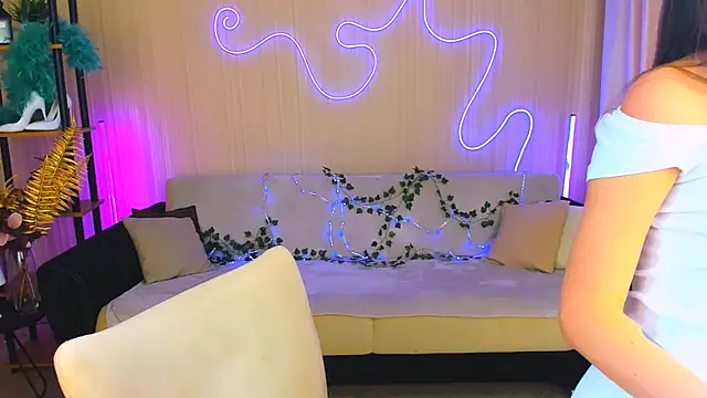 YourLovellyStory online show from September 20, 2025, 11:26 am