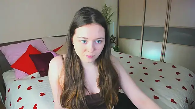 AlluringLookk online show from March 22, 2026, 11:12 am