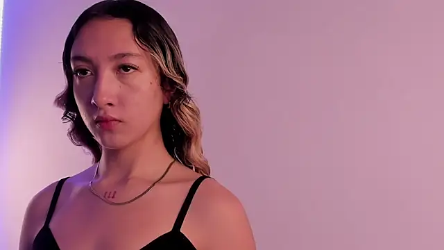 Snapshot of LauMiller chatting on November 1, 2025, 10:42 am LauMiller online show from November 1, 2025, 10:42 am