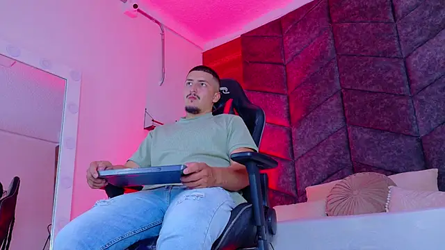 Snapshot of MrFox__ chatting on February 21, 2026, 7:49 pm MrFox online show from February 21, 2026, 7:49 pm