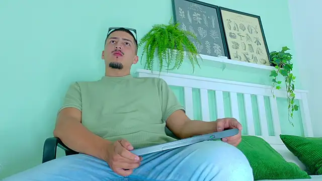 MrFox   online show from October 17, 2025, 7:15 pm