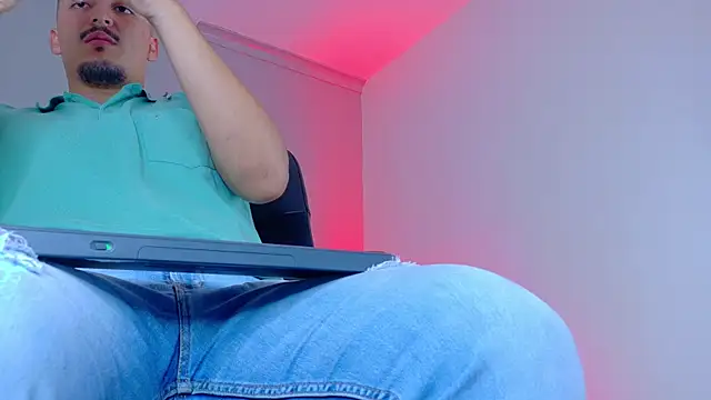 Snapshot of MrFox__ chatting on January 12, 2026, 7:42 pm MrFox online show from January 12, 2026, 7:42 pm