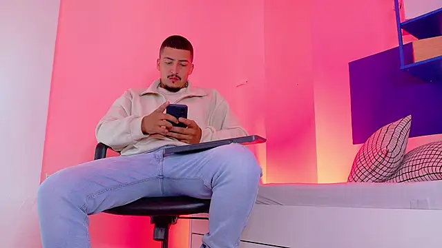 Snapshot of MrFox__ chatting on February 20, 2026, 11:34 am MrFox online show from February 20, 2026, 11:34 am