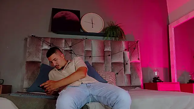 Snapshot of MrFox__ chatting on February 26, 2026, 7:47 pm MrFox online show from February 26, 2026, 7:47 pm