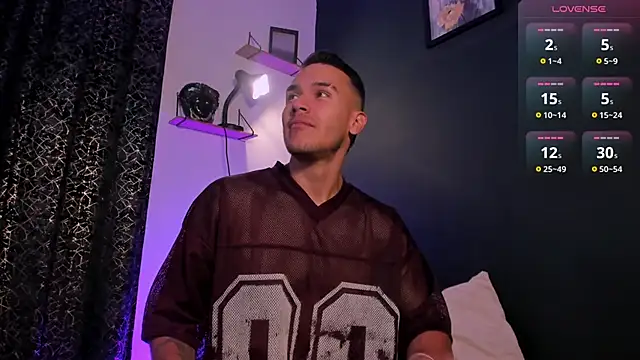 Snapshot of MarkSantozz chatting on February 24, 2026, 8:42 pm MarkSantozz online show from February 24, 2026, 8:42 pm