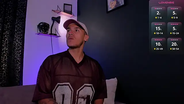 MarkSantozz online show from April 13, 2026, 5:50 pm