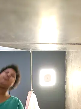 chocolate bella online show from February 19, 2026, 3:31 pm