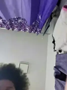 Snapshot of chocolate_bella chatting on December 2, 2025, 9:16 pm chocolate bella online show from December 2, 2025, 9:16 pm