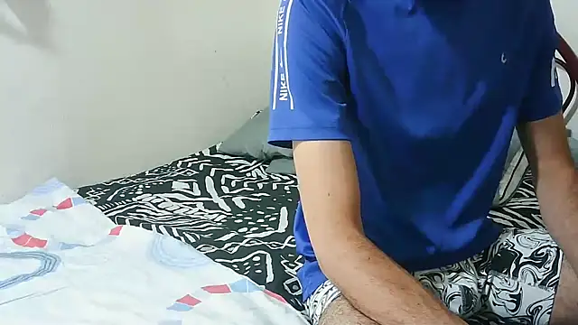 coplehot27 online show from September 10, 2025, 4:06 pm