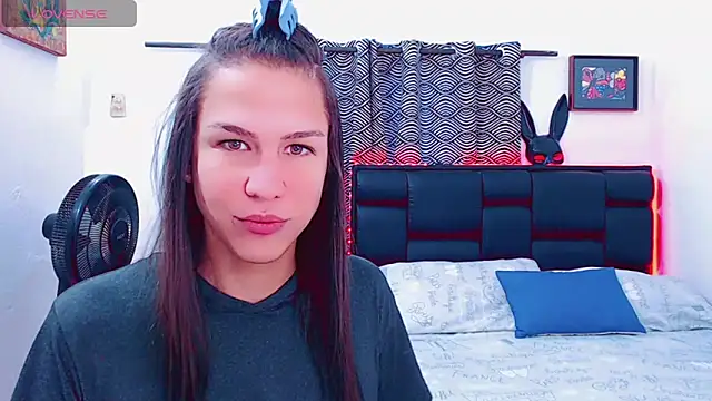 Snapshot of Azley_sweet chatting on April 14, 2026, 2:00 pm Azley sweet online show from April 14, 2026, 2:00 pm