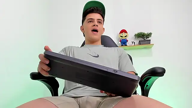 Snapshot of Mikecooper chatting on January 12, 2026, 6:20 am Mikecooper online show from January 12, 2026, 6:20 am