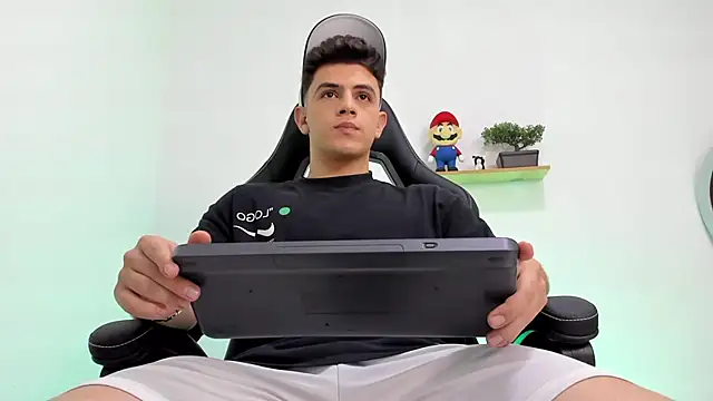 Snapshot of Mikecooper chatting on February 5, 2026, 3:02 am Mikecooper online show from February 5, 2026, 3:02 am