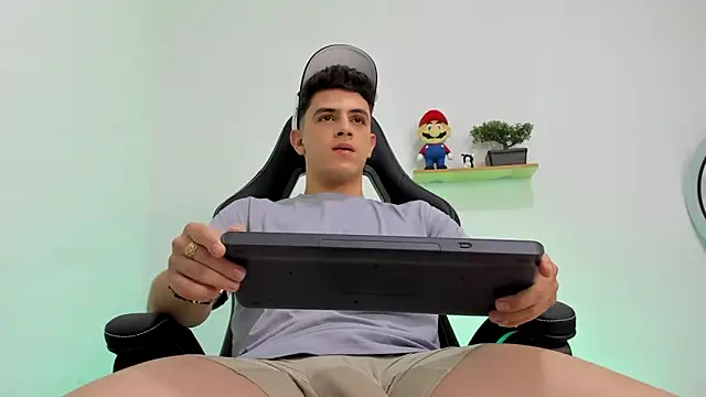 Snapshot of Mikecooper chatting on February 6, 2026, 5:25 am Mikecooper online show from February 6, 2026, 5:25 am