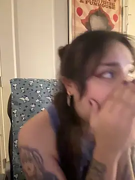 Snapshot of CharmingMaddie chatting on March 4, 2026, 9:39 am CharmingMaddie online show from March 4, 2026, 9:39 am