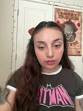 Snapshot of CharmingMaddie chatting on March 21, 2026, 4:11 pm CharmingMaddie online show from March 21, 2026, 4:11 pm