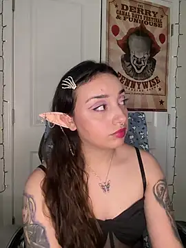 Snapshot of CharmingMaddie chatting on March 28, 2026, 8:54 pm CharmingMaddie online show from March 28, 2026, 8:54 pm