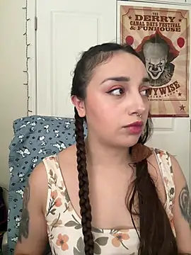 Snapshot of CharmingMaddie chatting on March 26, 2026, 7:12 pm CharmingMaddie online show from March 26, 2026, 7:12 pm