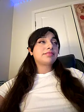 CharmingMaddie online show from November 11, 2025, 4:18 am