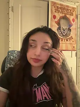 Snapshot of CharmingMaddie chatting on March 22, 2026, 4:16 am CharmingMaddie online show from March 22, 2026, 4:16 am