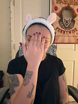 Snapshot of CharmingMaddie chatting on March 4, 2026, 9:44 pm CharmingMaddie online show from March 4, 2026, 9:44 pm