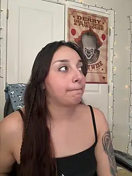 Snapshot of CharmingMaddie chatting on March 13, 2026, 7:41 pm CharmingMaddie online show from March 13, 2026, 7:41 pm