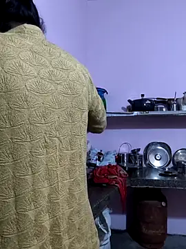 Love-pari077 online show from November 14, 2025, 12:58 am