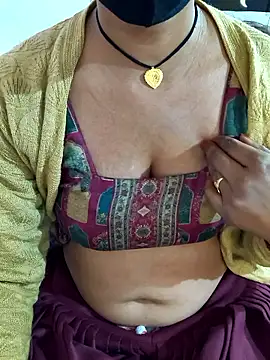 Snapshot of Love-pari077 chatting on January 10, 2026, 6:42 am Love-pari077 online show from January 10, 2026, 6:42 am