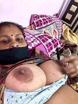 Snapshot of Love-pari077 chatting on February 1, 2026, 2:59 pm Love-pari077 online show from February 1, 2026, 2:59 pm