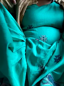 Snapshot of Love-pari077 chatting on December 18, 2025, 4:06 am Love-pari077 online show from December 18, 2025, 4:06 am