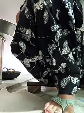 Love-pari077 online show from November 7, 2025, 1:10 am