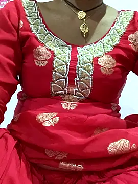 Snapshot of Love-pari077 chatting on April 5, 2026, 8:21 am Love-pari077 online show from April 5, 2026, 8:21 am