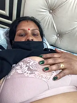 Snapshot of Love-pari077 chatting on March 2, 2026, 8:43 am Love-pari077 online show from March 2, 2026, 8:43 am