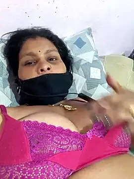 Snapshot of Love-pari077 chatting on April 14, 2026, 3:28 pm Love-pari077 online show from April 14, 2026, 3:28 pm