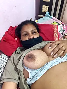 Love-pari077 online show from April 21, 2026, 4:35 pm